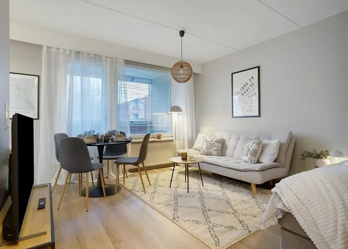 Arctic By Lapland Host דירה *